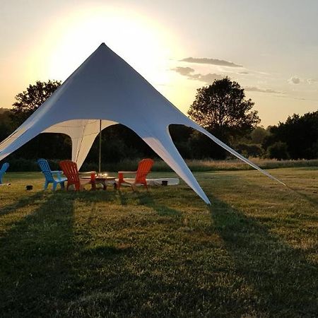 Camping La Petite Houmee Curzay-sur-Vonne 외부 사진