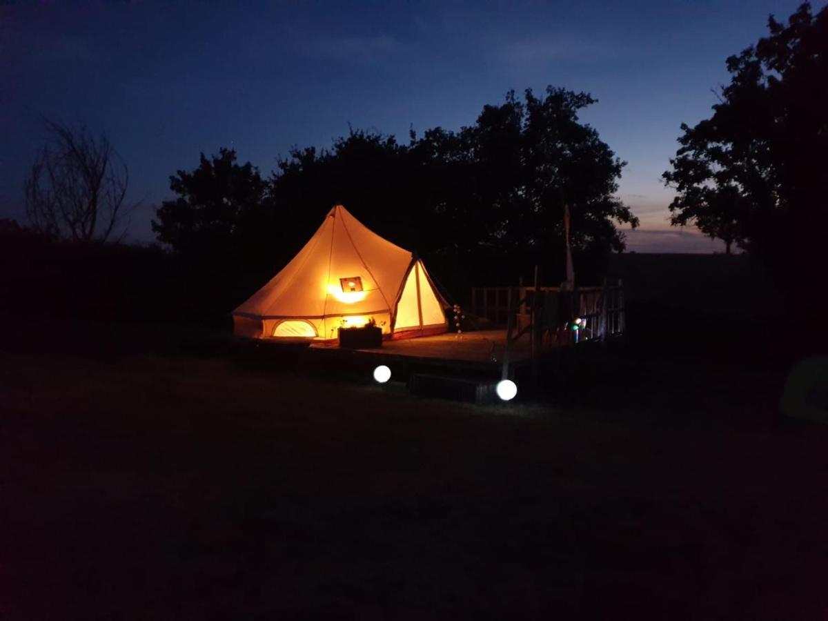 Camping La Petite Houmee Curzay-sur-Vonne 외부 사진