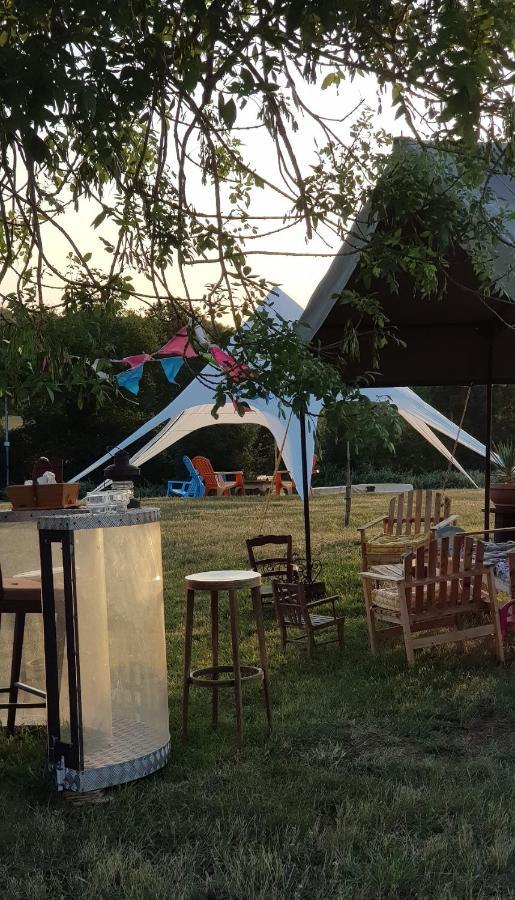 Camping La Petite Houmee Curzay-sur-Vonne 외부 사진