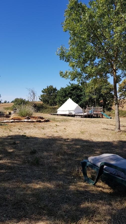 Camping La Petite Houmee Curzay-sur-Vonne 외부 사진
